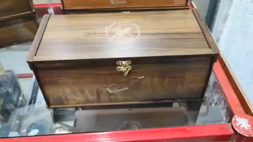 جعبه چوبی مخصوص ماشین اصلاح و لوازم آرایش|آرایشی، بهداشتی، درمانی|قم, رضویه|دیوار