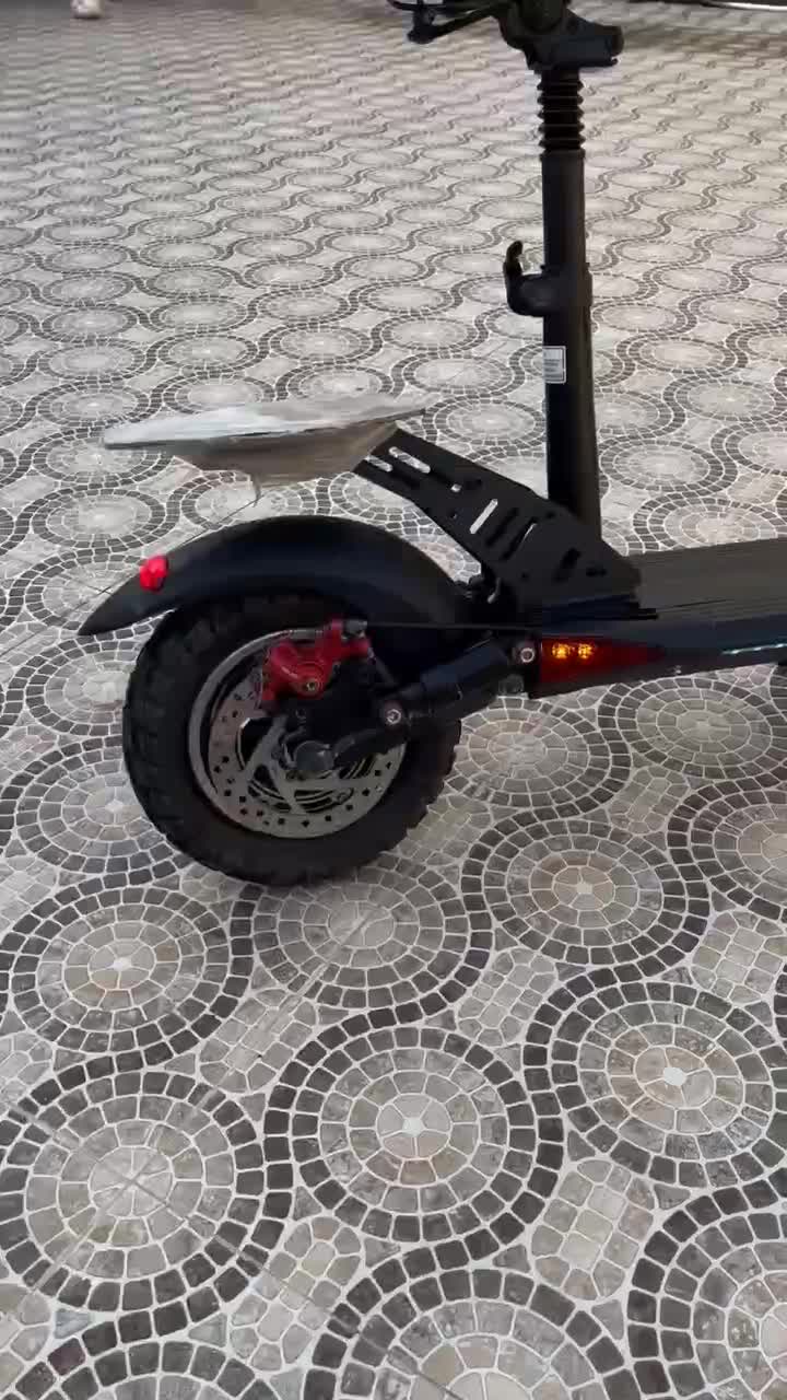 اسکوتر برقی درحد نو کم کار|دوچرخه، اسکیت، اسکوتر|کوشکنار, |دیوار