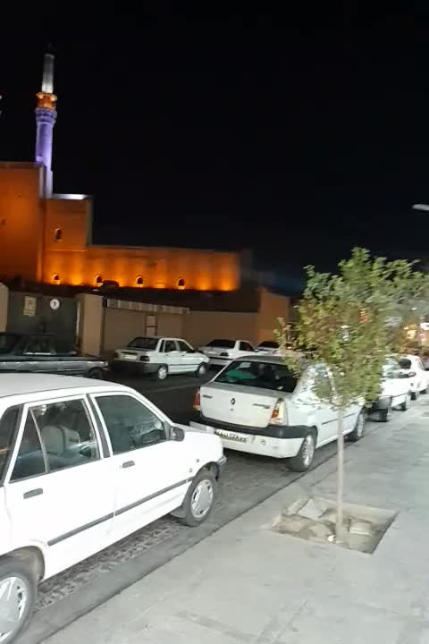 واگذاری مغازه کیف وکفش پشت میدان امیرچقماق|اجارهٔ مغازه و غرفه|یزد, |دیوار