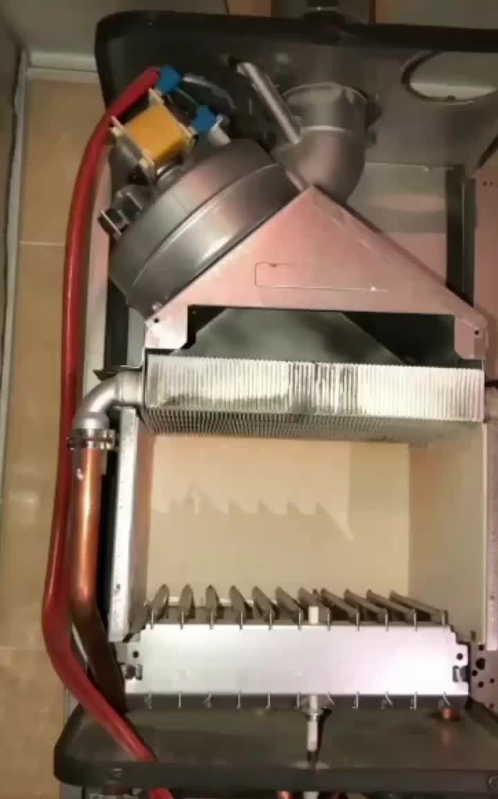 تعمیر و سرویس پکیج آبگرمکن دیواری، رسوبگیری با پمپ|خدمات پیشه و مهارت|فولادشهر, فولادشهر|دیوار