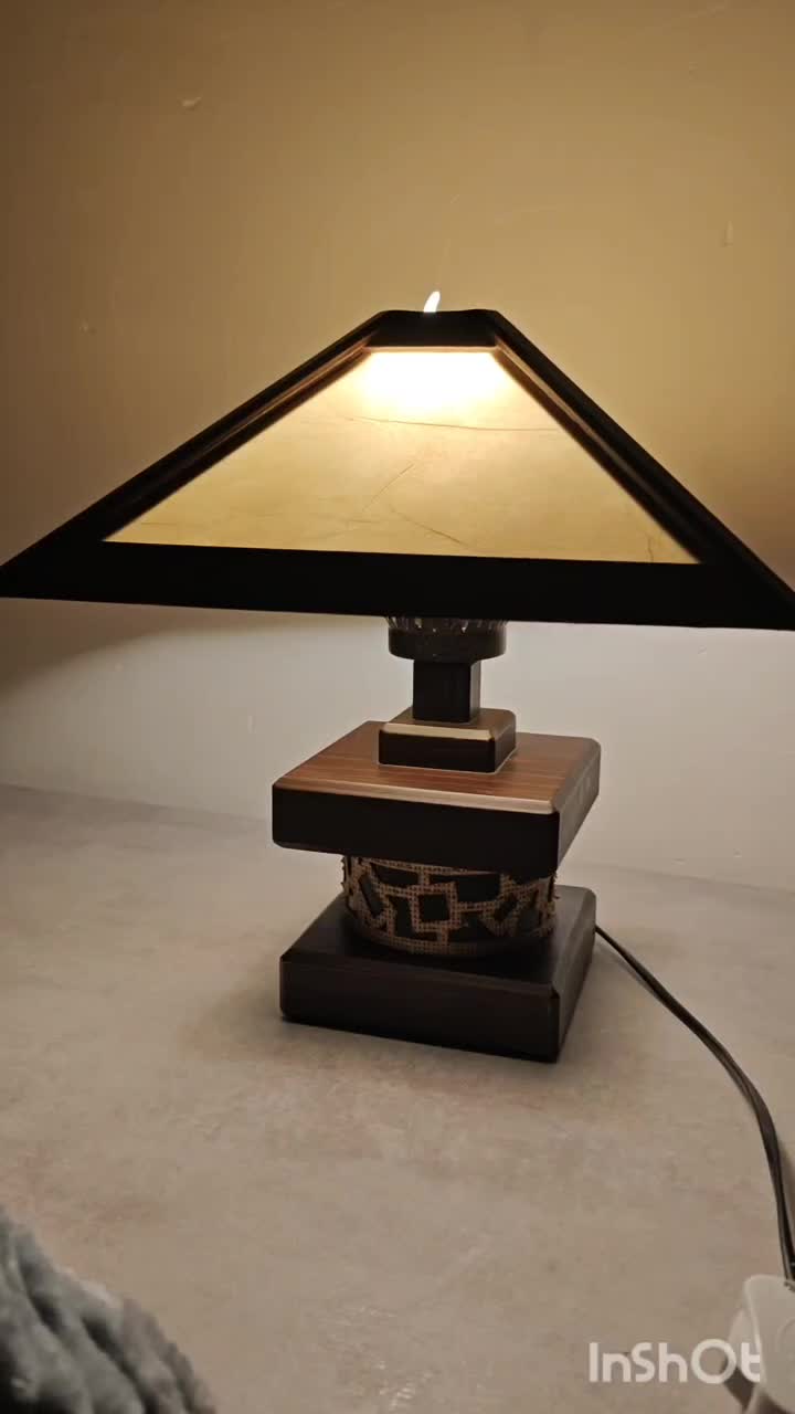 چراغ خواب چوبی|چراغ خواب و آباژور|اهواز, کوی ترابری|دیوار