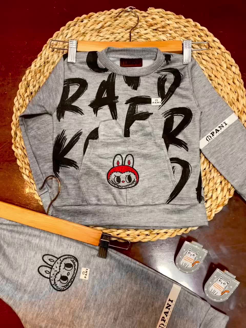 تیراژ عمده - ست لبوبو جیبدار طوسی|کفش و لباس بچه|نیشابور, ابراهیمی|دیوار