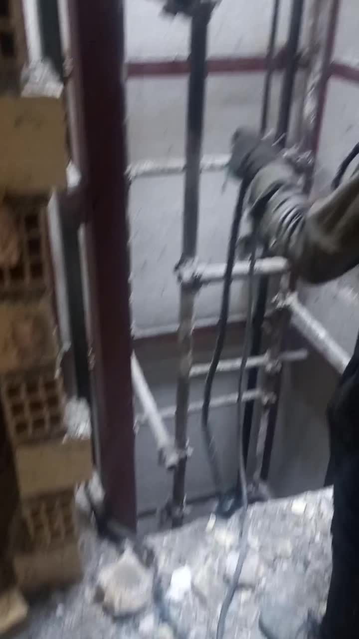 جوشکاری اسانسور اهن کشی، نصب ریل، نصب درب|خدمات پیشه و مهارت|یزد, |دیوار