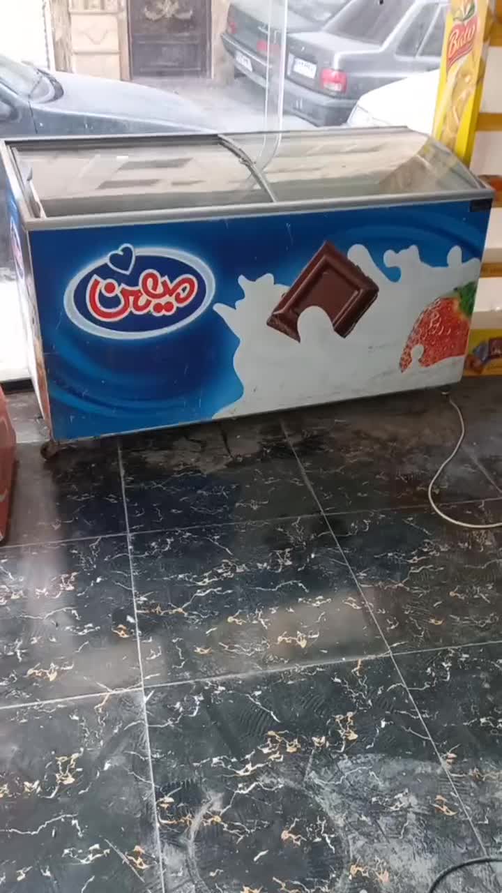 فریزر بستنی ۶۵۰ لیتری بزرگ اوگور ترکیه سالم|فروشگاه و مغازه|تهران, دولتخواه جنوبی|دیوار