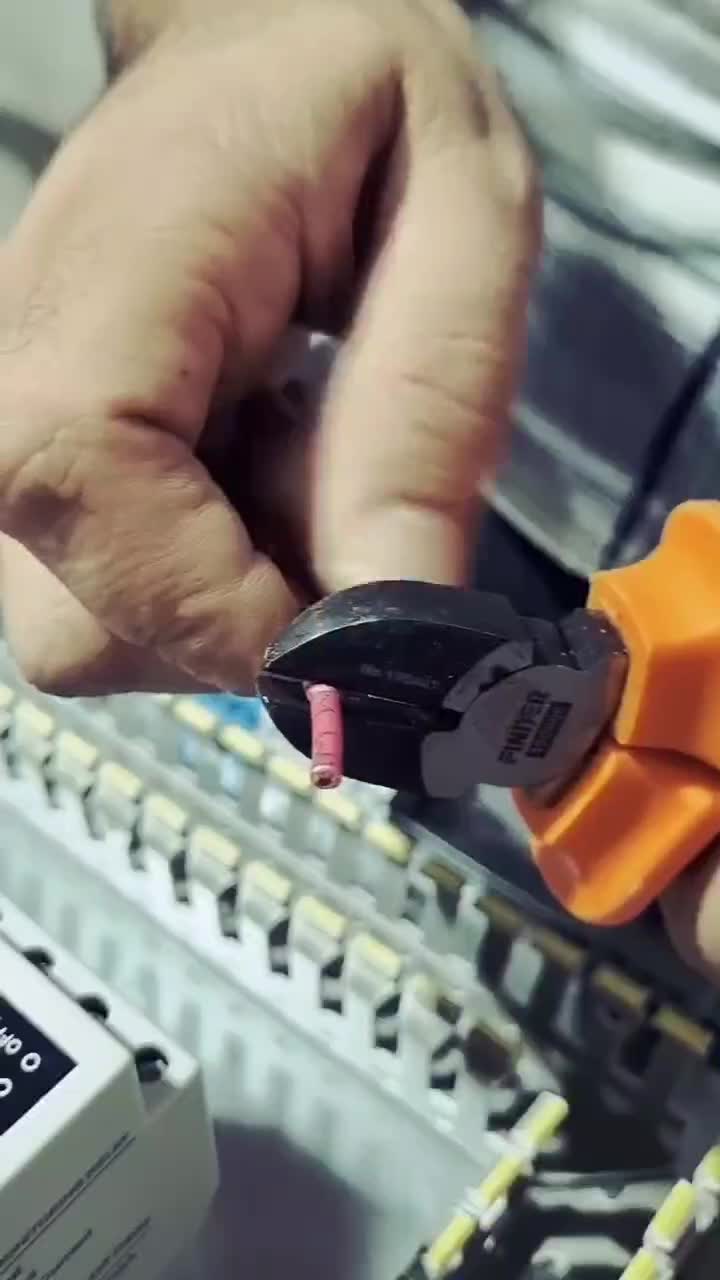 آموزش و استخدام برق صنعتی در آموزشگاه نِمو|خدمات آموزشی|اصفهان, قائمیه|دیوار