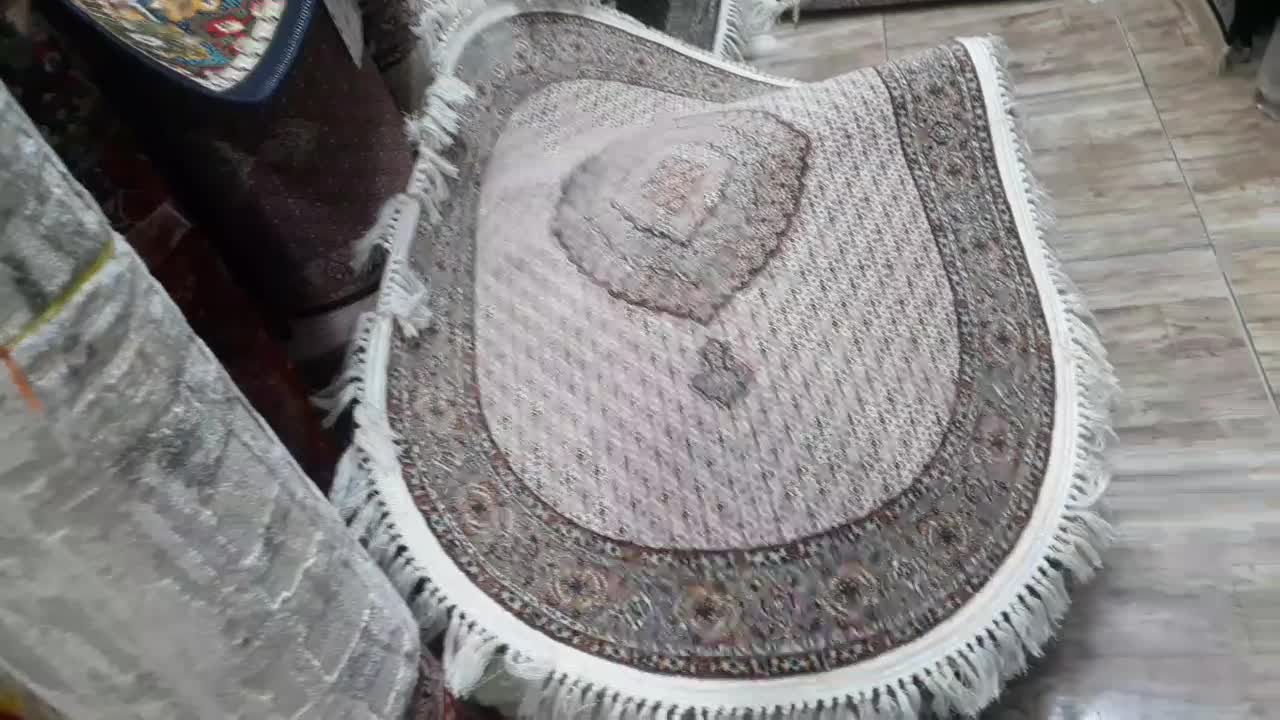 فرش بیضی ماهی درباری ۱/۵ متر بافت ۱۰۰۰شانه نخ|فرش|تبریز, |دیوار