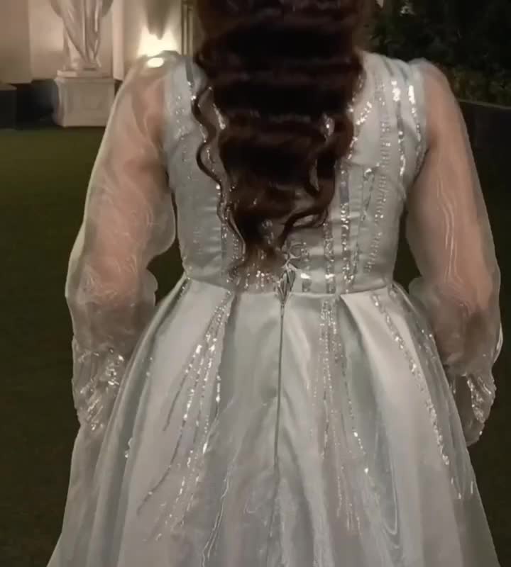 لباس نامزدی|لباس|رشت, نظری|دیوار