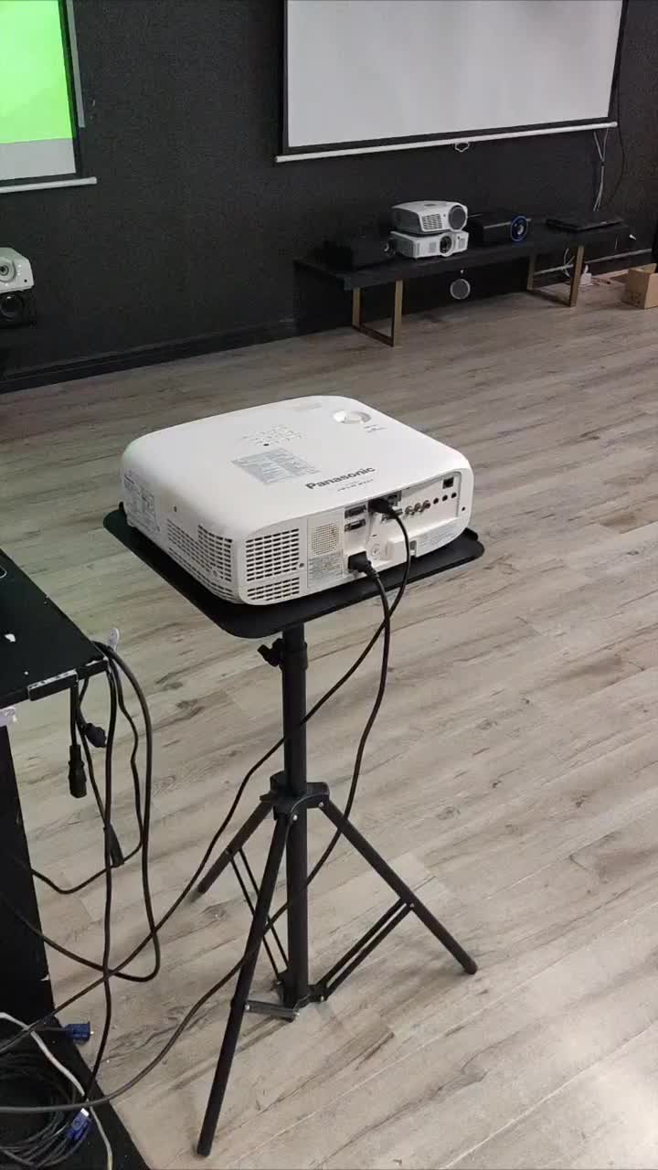 ویدئو پروژکتور Panasonic vw530/سری سینمایی|تلویزیون و پروژکتور|تهران, علم و صنعت|دیوار