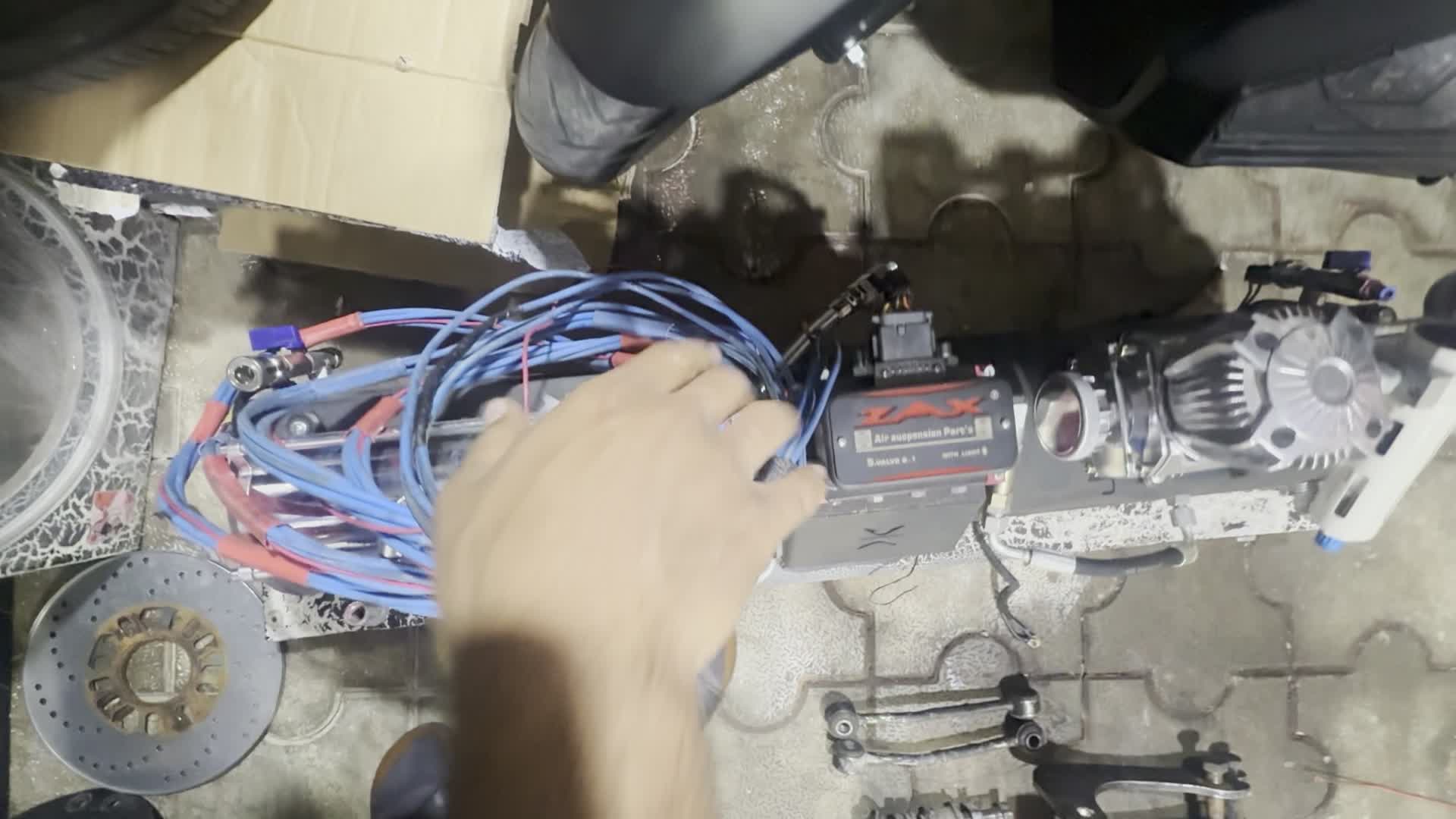 پنوماتیک جفت کمپرسور کمک kds بالن ایر کرفت|قطعات یدکی و لوازم جانبی|قدس, هفت جوی|دیوار