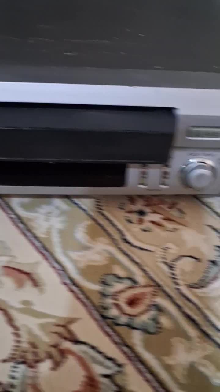 ویدو بزرگ وسیله دی جدا|پخش‌کننده DVD و ویدیو|اصفهان, فرح آباد|دیوار