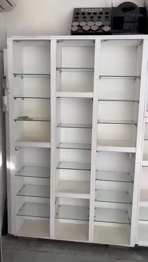 دکوراسیون و ویترین کامل لوازم آرایشی فوق العاده|فروشگاه و مغازه|بجنورد, |دیوار