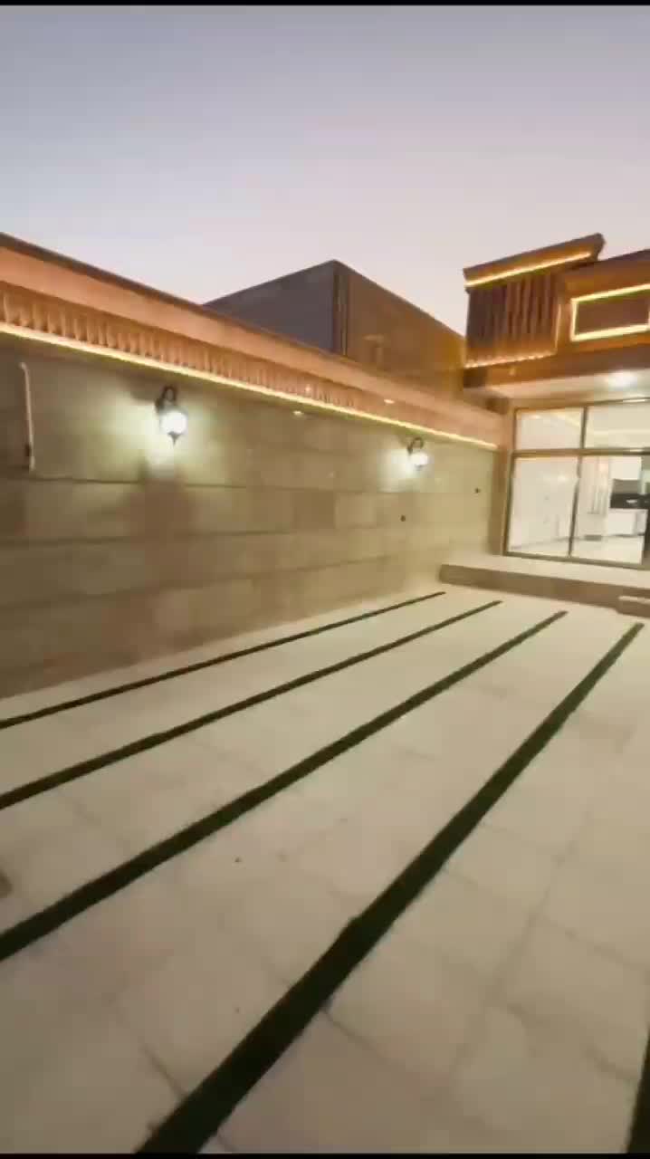 خانه ویلایی لوکس|فروش خانه و ویلا|شهرضا, |دیوار