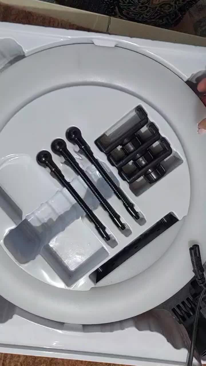 رینگ لایت به همراه پایه ۲/۵۰۰|دوربین عکاسی و فیلمبرداری|رشت, کوی طالقانی|دیوار