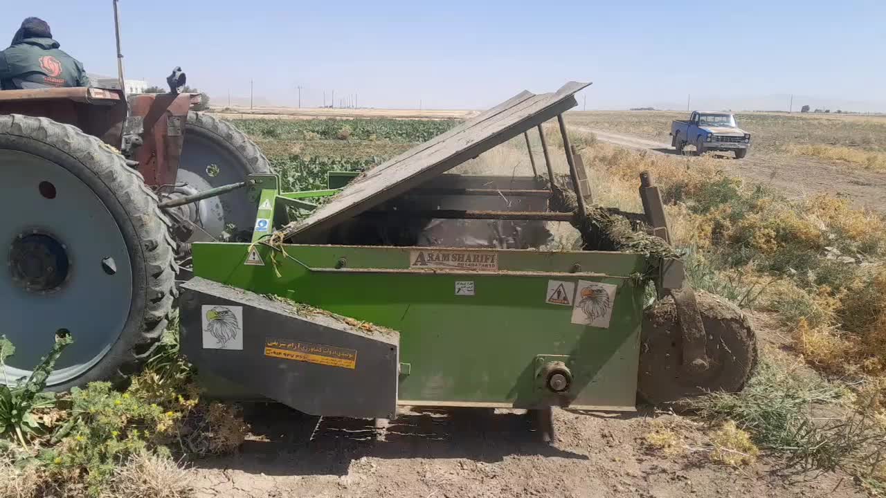 برداشت چغندر با دستگاه چغندر|خودرو سنگین|کرمانشاه, |دیوار
