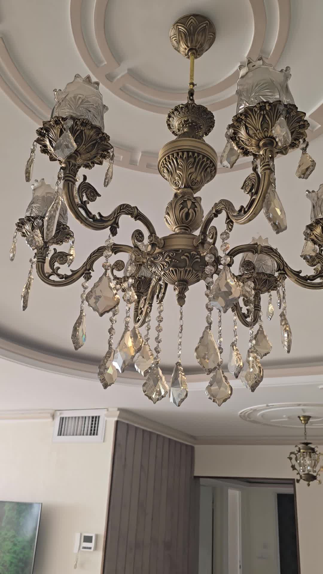 لوستر برنجی و بسیار تمیز|لوستر و چراغ آویز|کرج, عظیمیه|دیوار