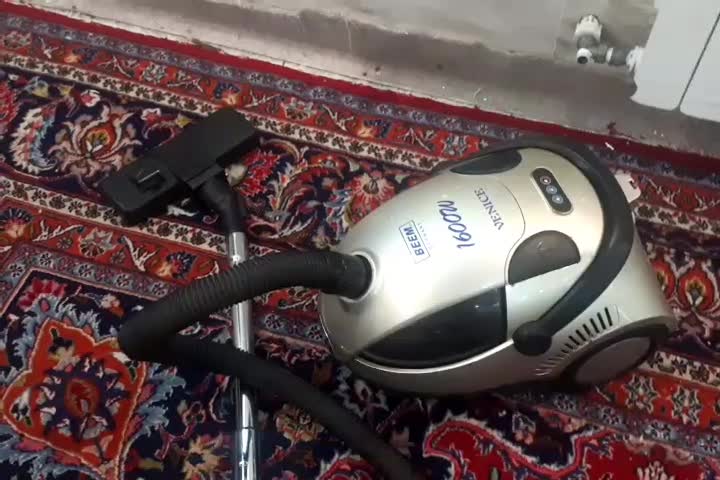 جاروبرقی قدیمی سالمه ولی مکشش کم است|جاروبرقی، جارو شارژی، بخارشو|تهران, ابوذر|دیوار