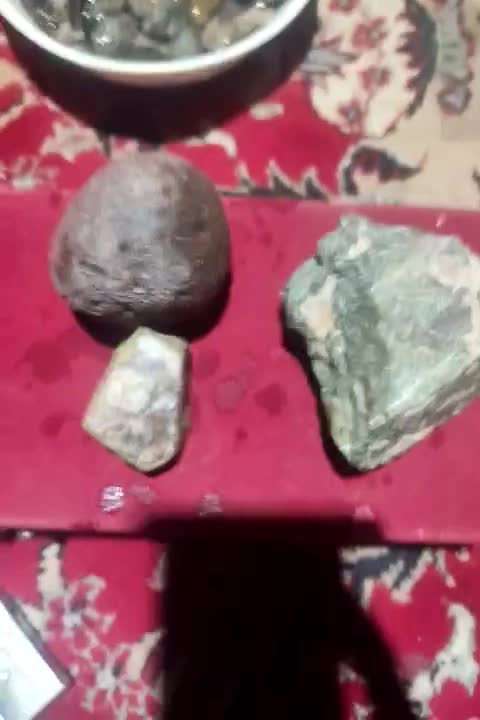 سنگ سنگ‌های دنبال یک آدم کار درست ممنون|جواهرات|سبزوار, هفت تیر|دیوار