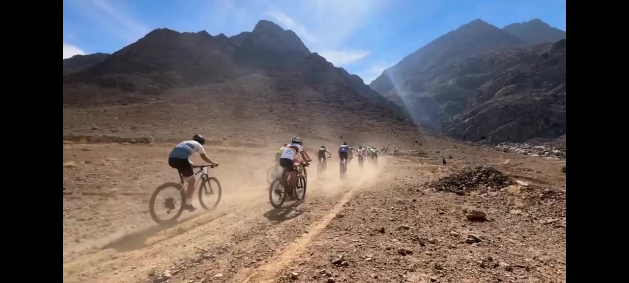 دوچرخه|اسباب‌بازی بچه|برخوار, |دیوار