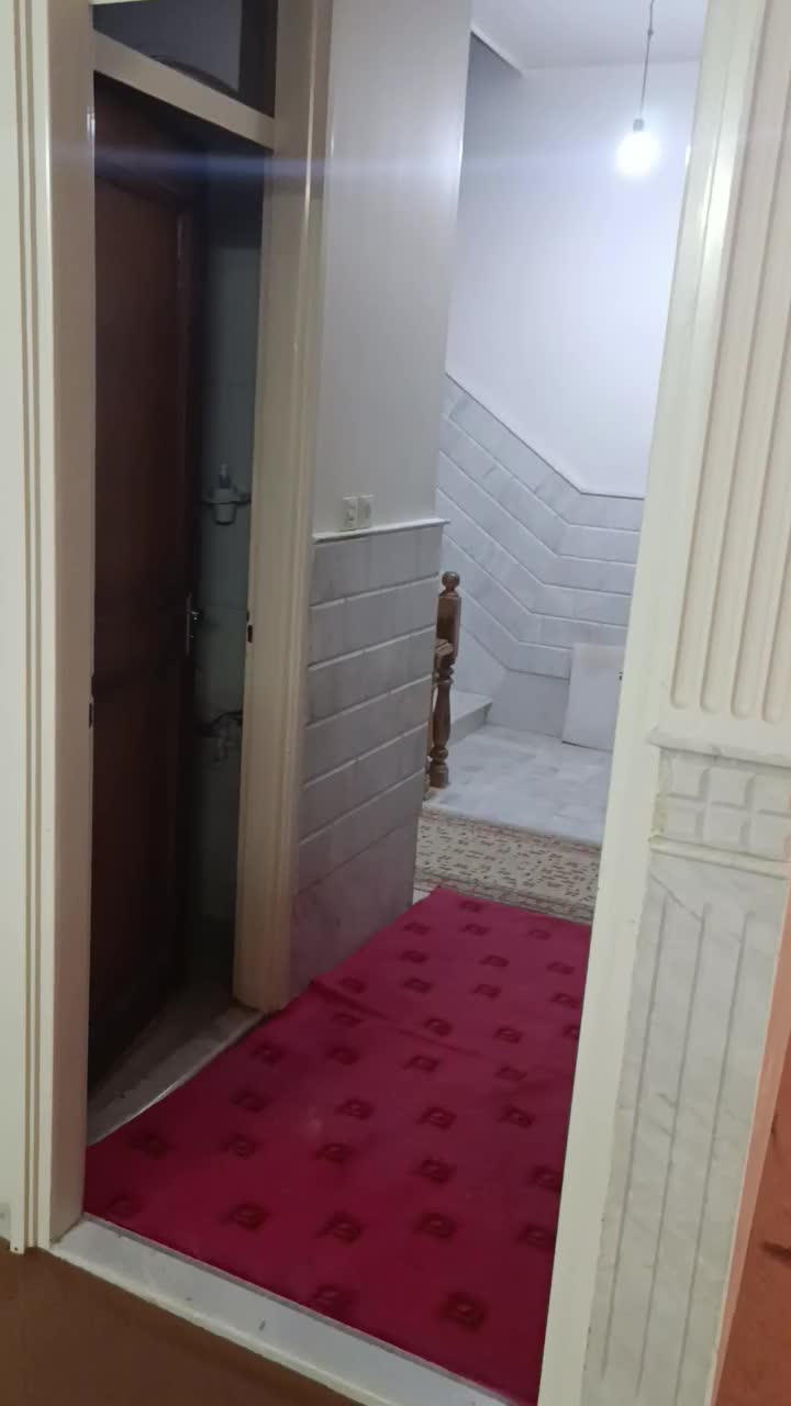 خانه ۳۰۰ متری نزدیک خیابان اصلی|اجارهٔ خانه و ویلا|قم, زنبیل آباد|دیوار