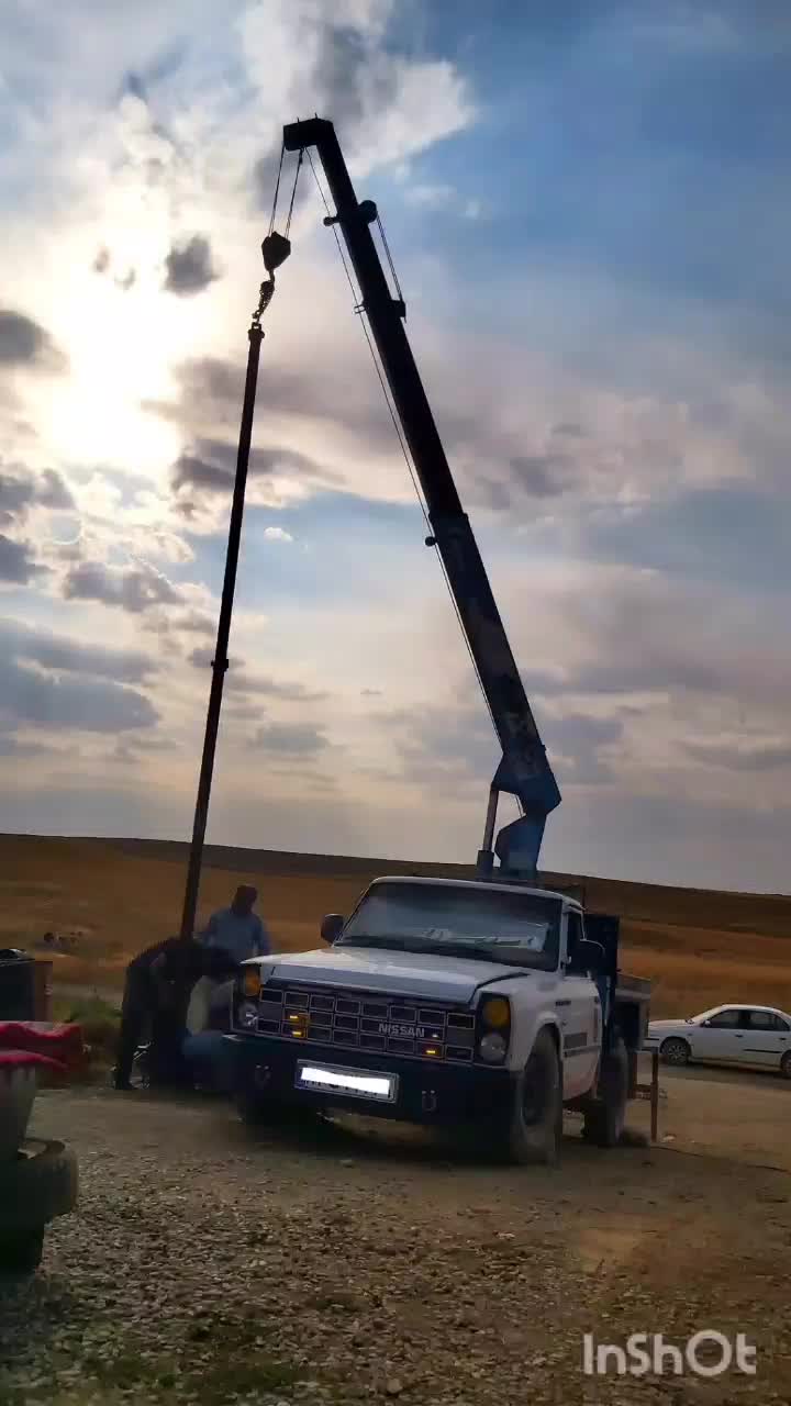 جرثقیل نیسان ۲ تُنی ۱۲ متری و سبد بالابر|خدمات حمل و نقل|بیجار, |دیوار