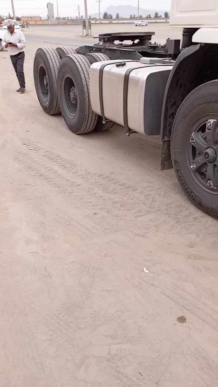 کشنده آف ۱۲ توربومدل ۷۰ بیست سال خواب|خودرو سنگین|سیرجان, |دیوار