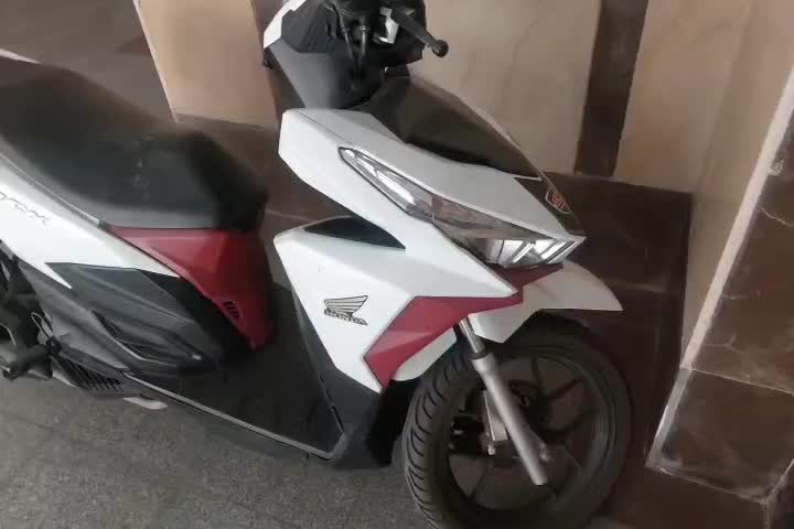 کلیک اصل هوندا ۱۲۵ کم کارکرد و سالم ۱۳۹۶|موتورسیکلت|تهران, دردشت|دیوار