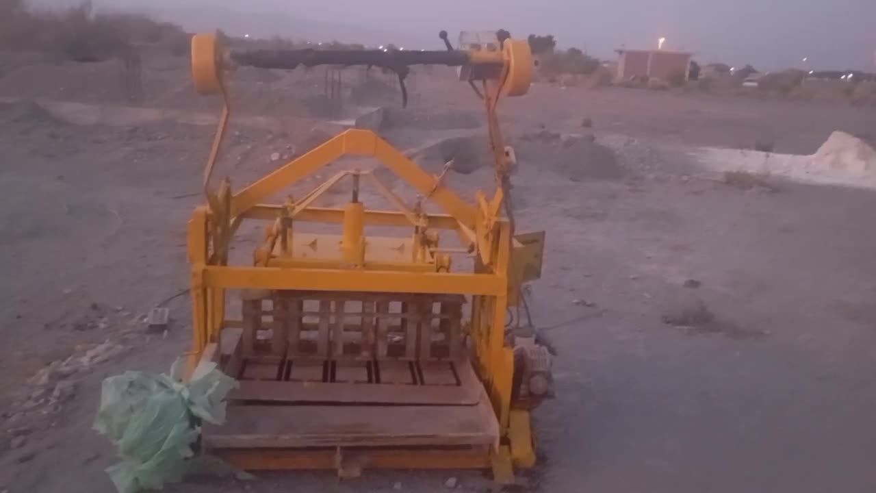 دستگاه بلوک زنی پنج قالب جفت موتور|ماشین‌آلات صنعتی|کهنوج, |دیوار