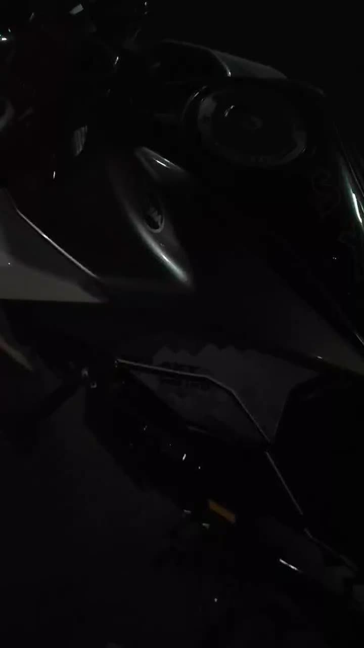 NA 180|موتورسیکلت|تهران, فلسطین (میدان انقلاب)|دیوار