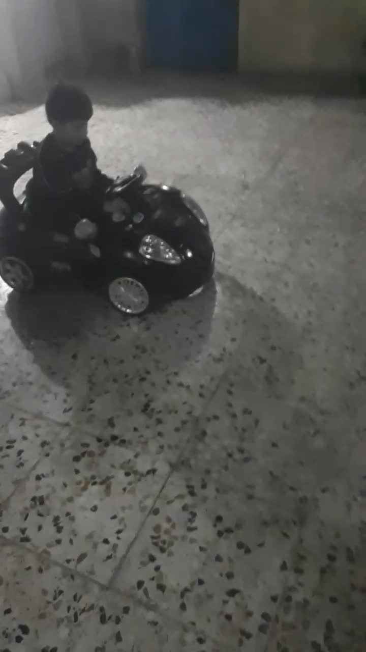 ماشین شارژی کاملن سالم روشن پرسرعت|اسباب‌‌بازی|اهواز, کوی علوی|دیوار