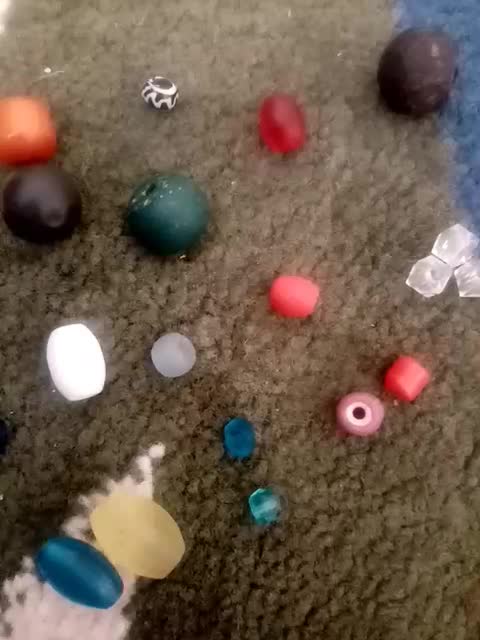 فروش مهره های عتیقه قدیمی|جواهرات|شیراز, بید زرد|دیوار