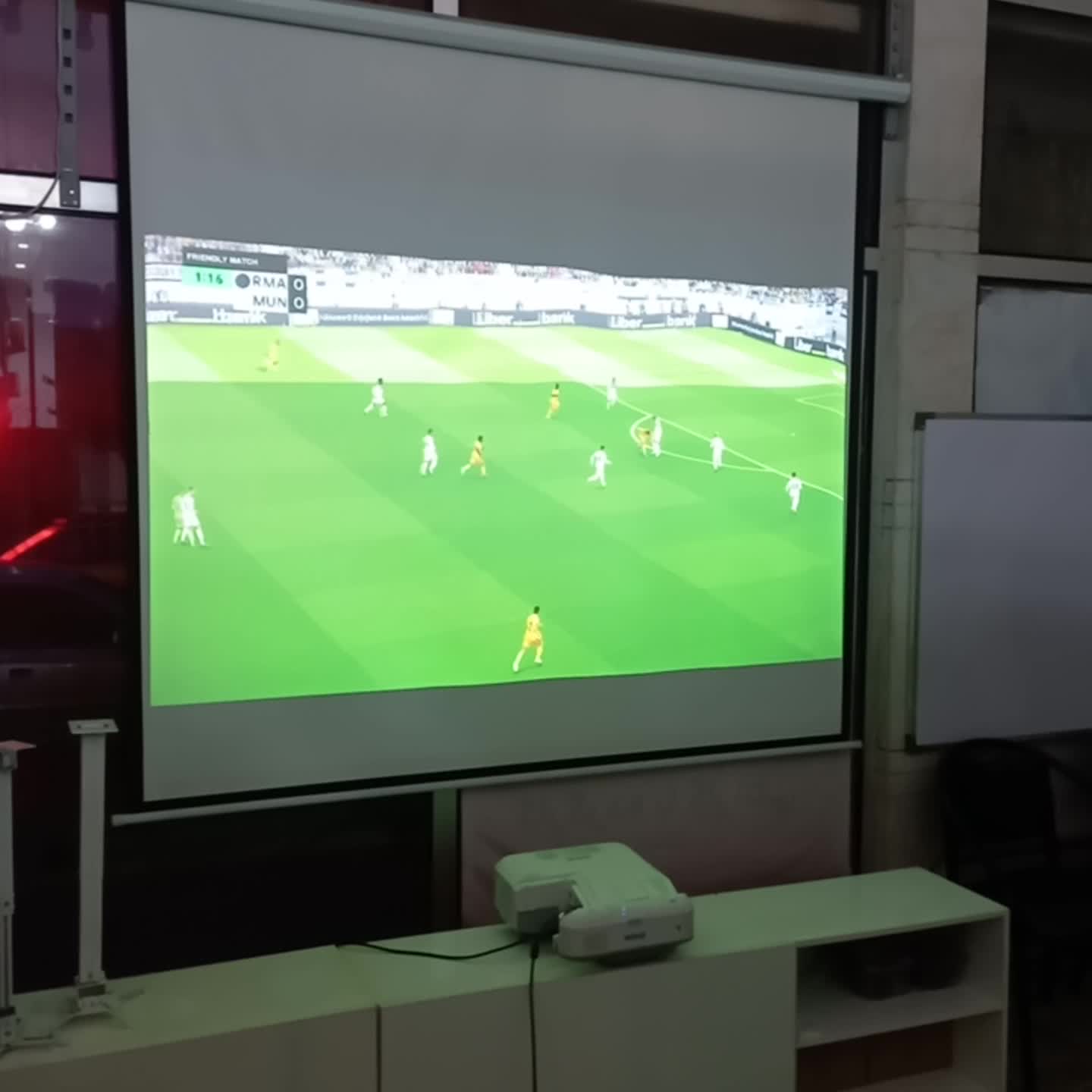ویدئوپروژکتور سینمایی EPSON|تلویزیون و پروژکتور|گرگان, |دیوار