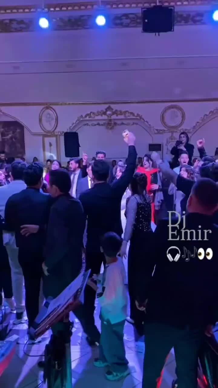 اجرای موسیقی زنده همراه با Dj(میلاد موزیک)|خدمات پذیرایی، مراسم|تبریز, |دیوار