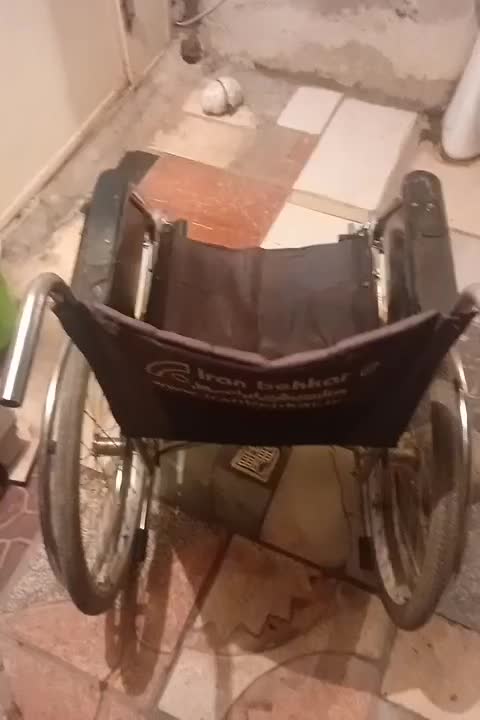 یک عدد ویلچر تاشو معمولی|آرایشی، بهداشتی، درمانی|قزوین, |دیوار