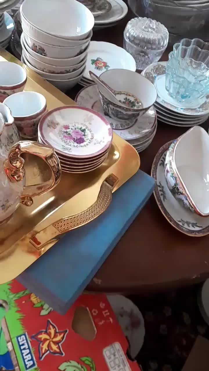 چینیهای قدیمی و خاص|ظروف سرو و پذیرایی|یزد, |دیوار