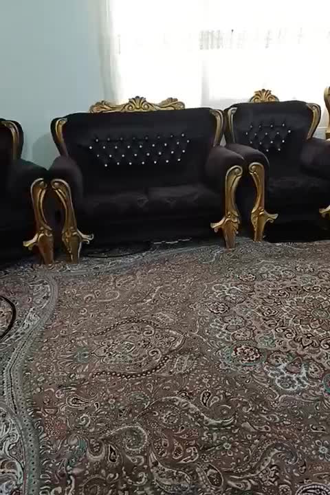 فروش مبلمان سلطنتی ۷نفره ویک تابلو فرش|مبلمان خانگی و میز عسلی|پرند, فاز ۶|دیوار