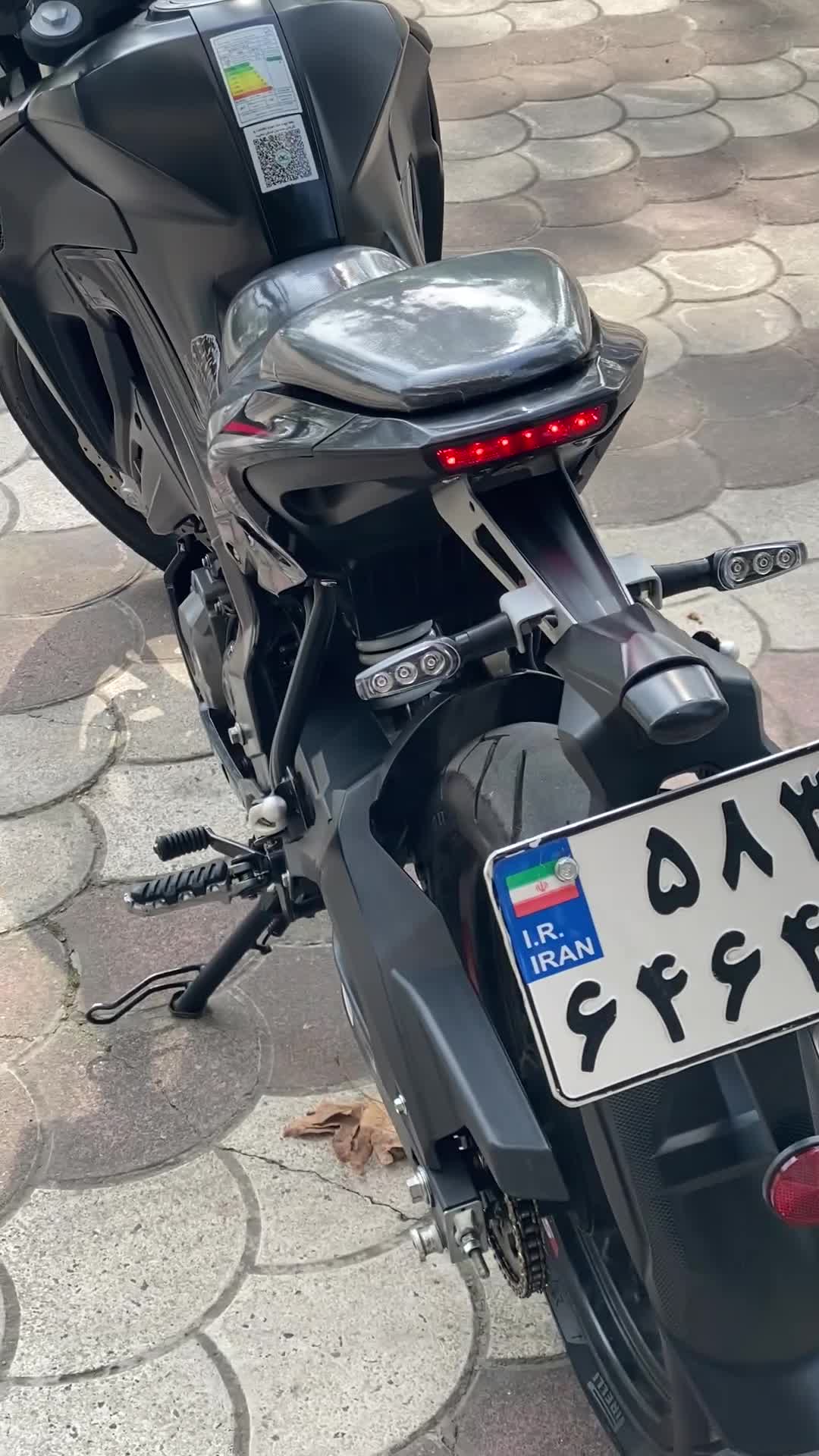 بنلیs180|موتورسیکلت|رشت, عینک|دیوار