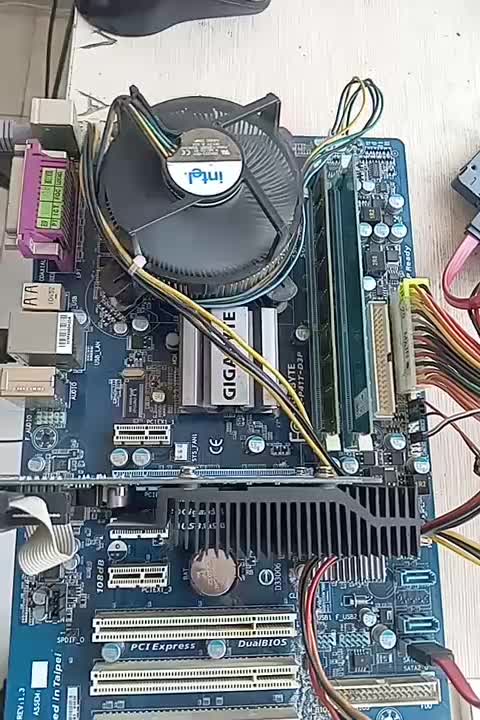 مادربرد گیگاddr3|قطعات و لوازم جانبی رایانه|کرج, ملارد|دیوار