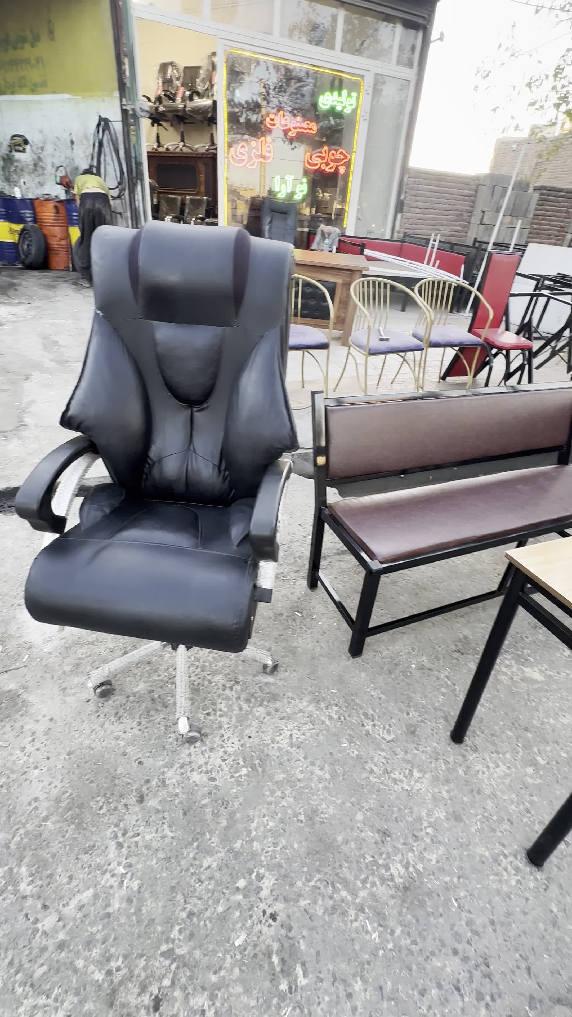 تولید کننده تخت سنتی و مصنوعات فلزی|کافی‌شاپ و رستوران|بناب, |دیوار