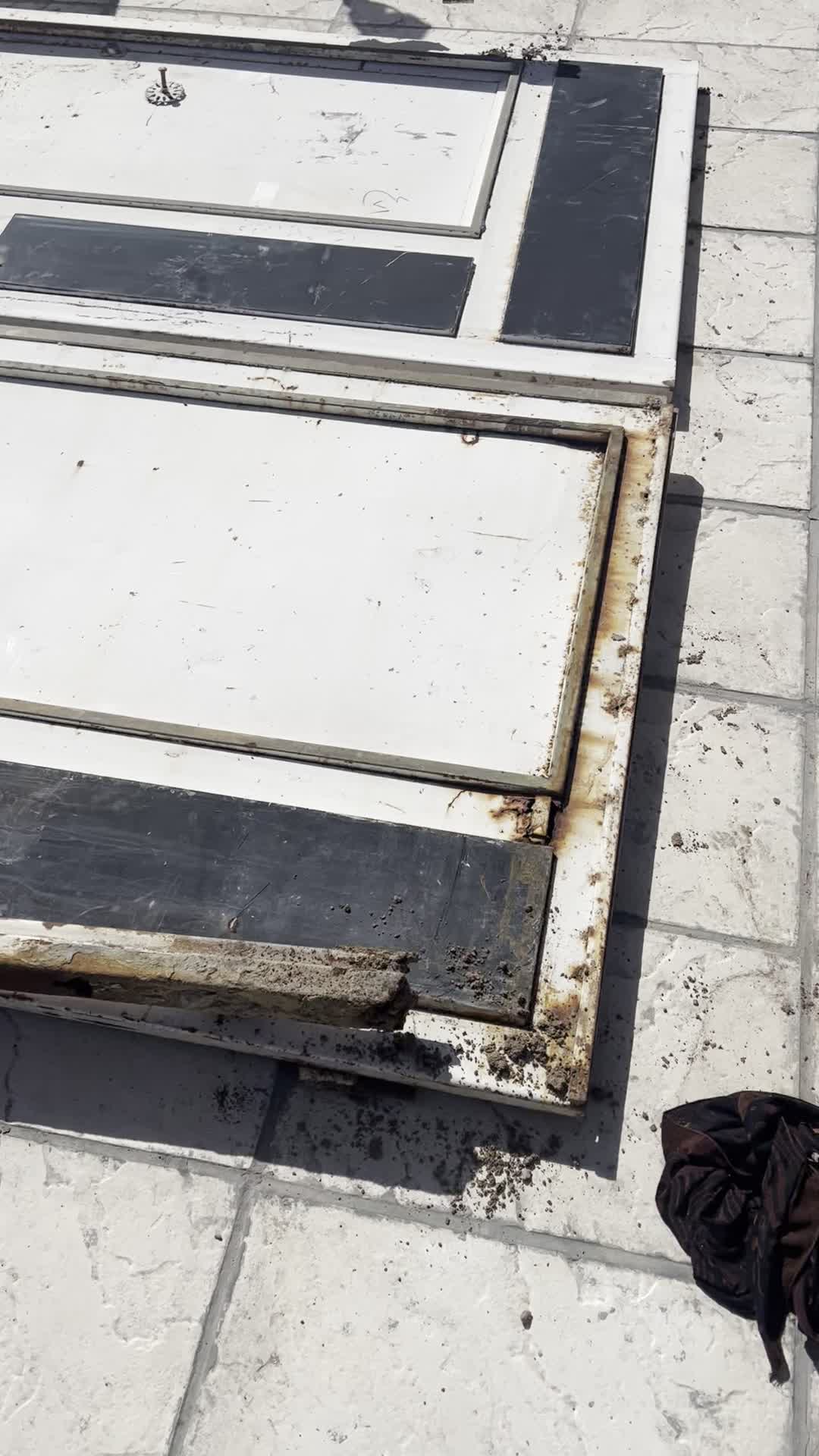 درب حیاتی|مصالح و تجهیزات ساختمان|سیرجان, |دیوار