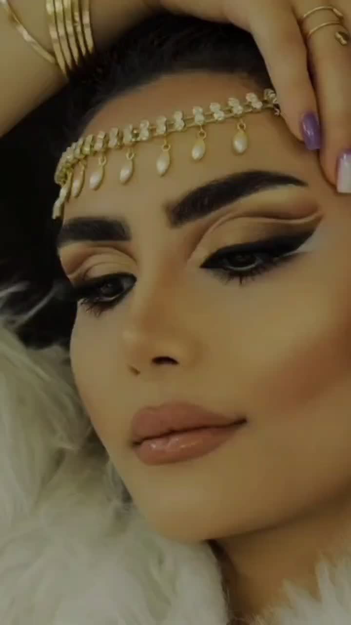 مدل رنگ مو میکاپ شینیون مژه ناخن کوتاهی پاکسازی|خدمات آرایشگری و زیبایی|اصفهان, سرچشمه|دیوار