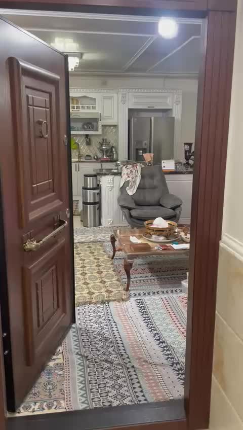 اپارتمان ۱۰۴ متر دو‌خواب ،فول امکانات، موقعیت عالی|فروش آپارتمان|ورامین, ورامین|دیوار