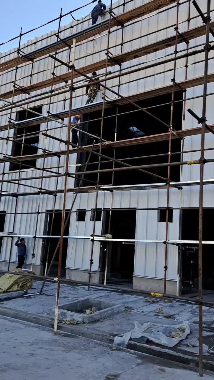 نصاب سقف فلزی وساندویچ پنل وفلاشینگ وکامپوزیت|خدمات پیشه و مهارت|تهران, حسن‌آباد|دیوار