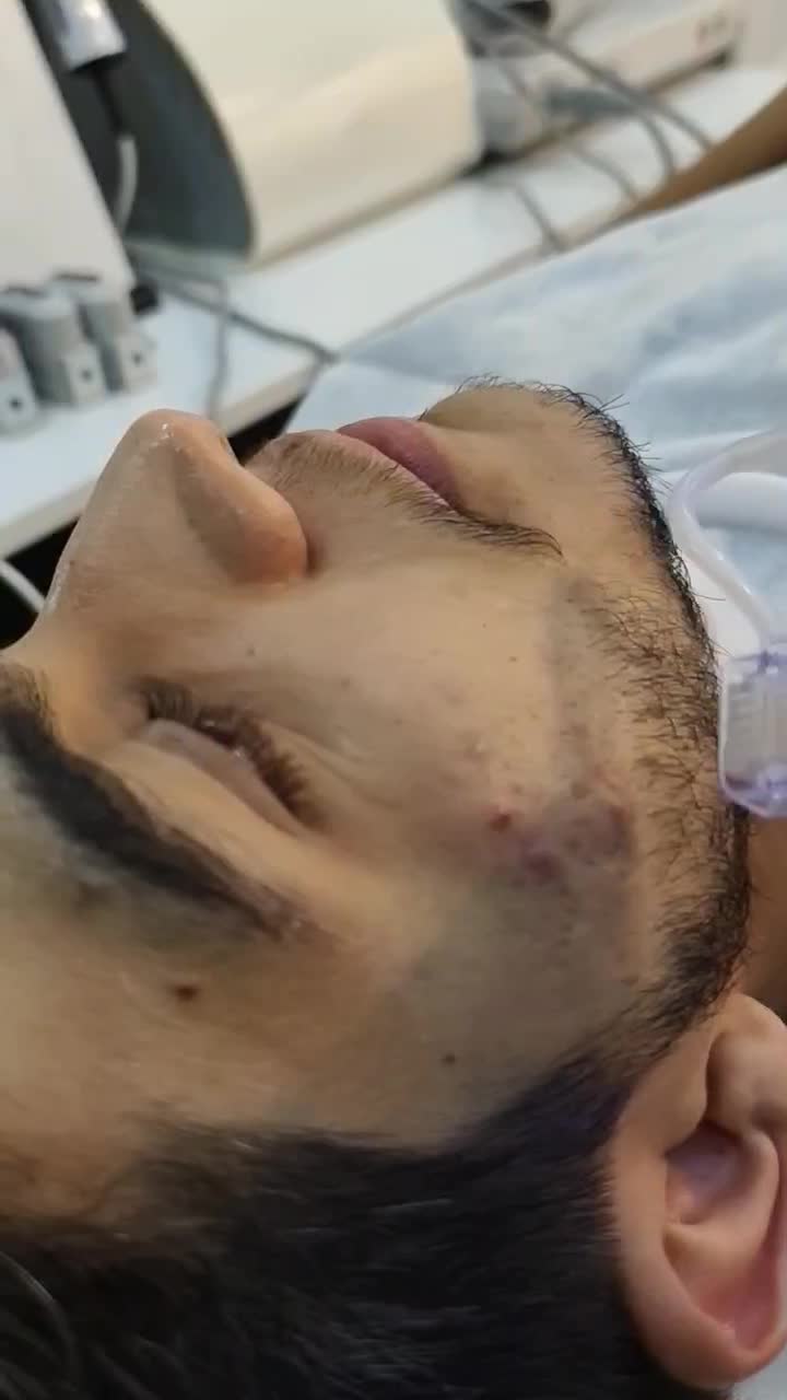 خدمات زیبایی پوست و مو در مطب دکتر شریفی|خدمات آرایشگری و زیبایی|فولادشهر, B5|دیوار