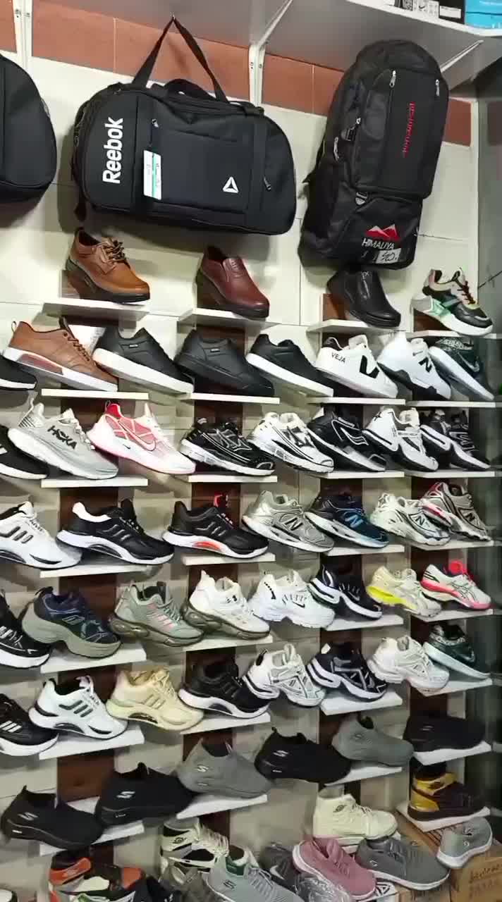 انواع کفش کار تبریزوکفش کارساقدارواسکیچرز جورابی|کیف، کفش، کمربند|بروجرد, |دیوار