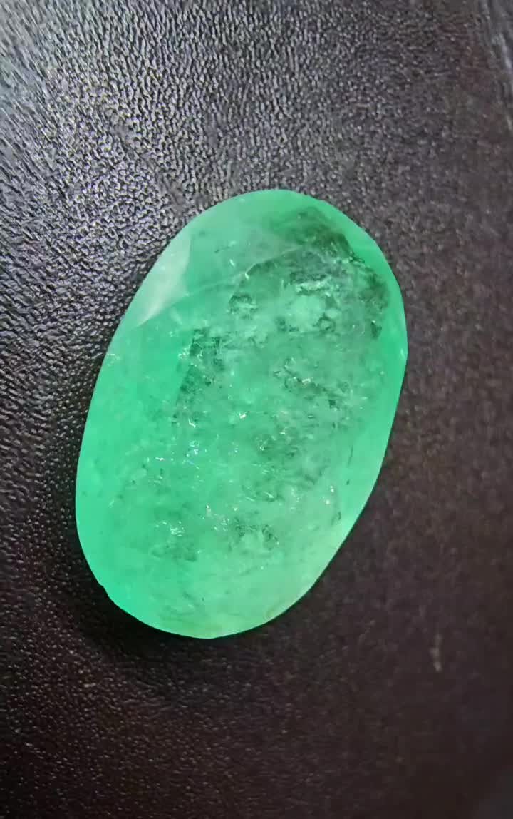 زمرد کلمبیا شناسنامه بین المللیIGL بانکوک 31/5 ct|جواهرات|قم, ارم|دیوار