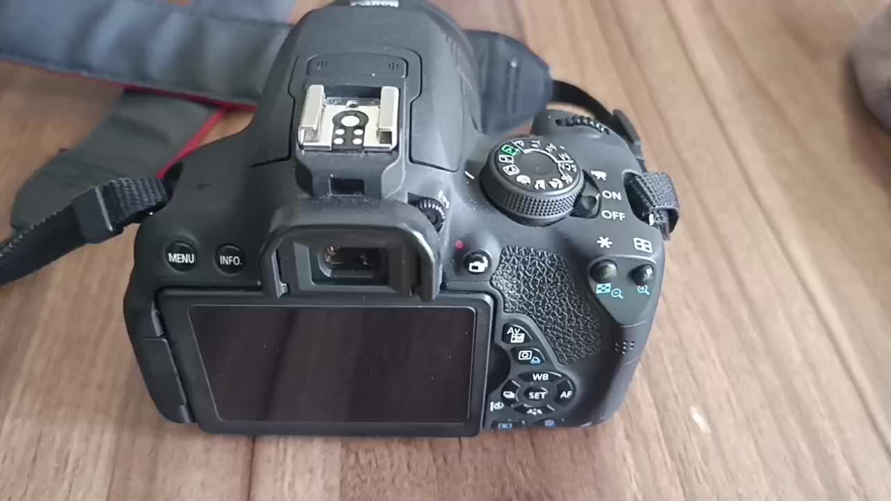 دوربین عکاسی Canon 700D|دوربین عکاسی و فیلم‌برداری|تهران, امیرآباد|دیوار