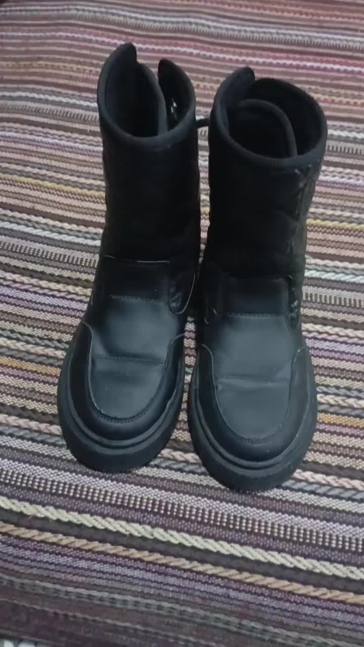 پوتین درحد نو|کفش و لباس بچه|سنگر, |دیوار