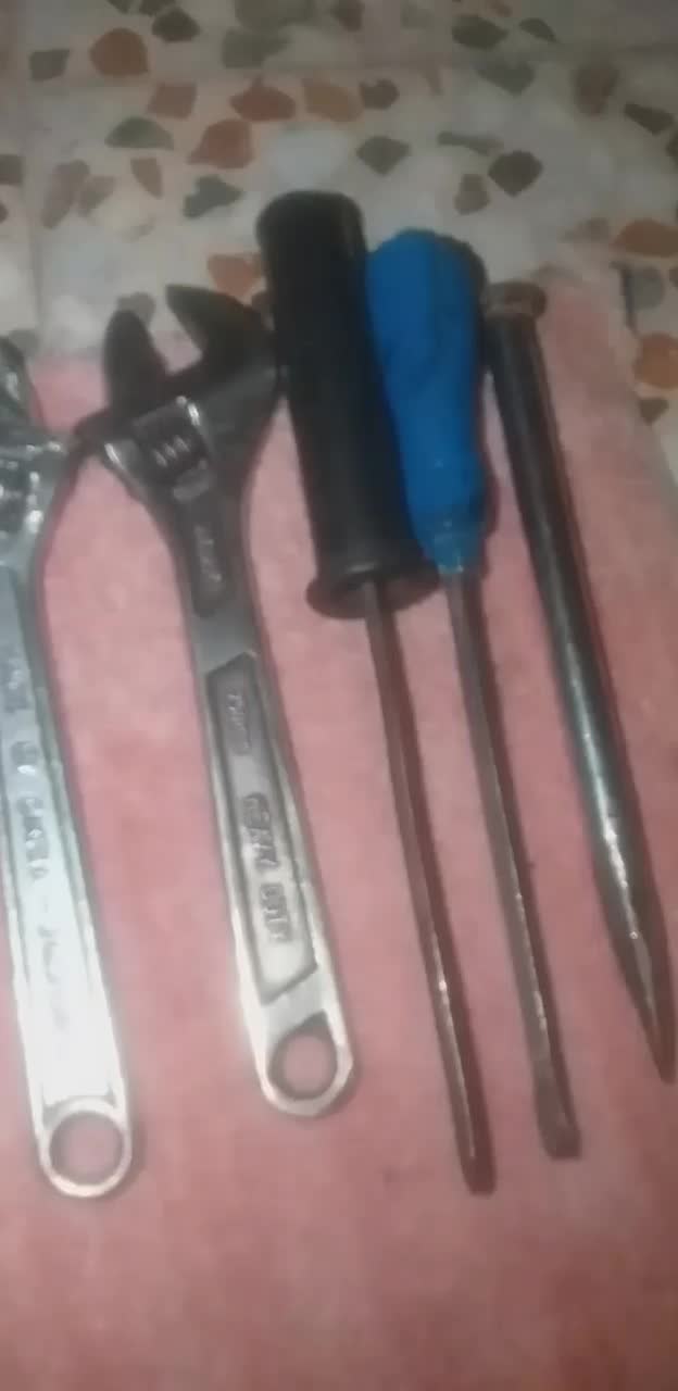 تعدادی آچار کارکرده|ابزارآلات|دزفول, |دیوار