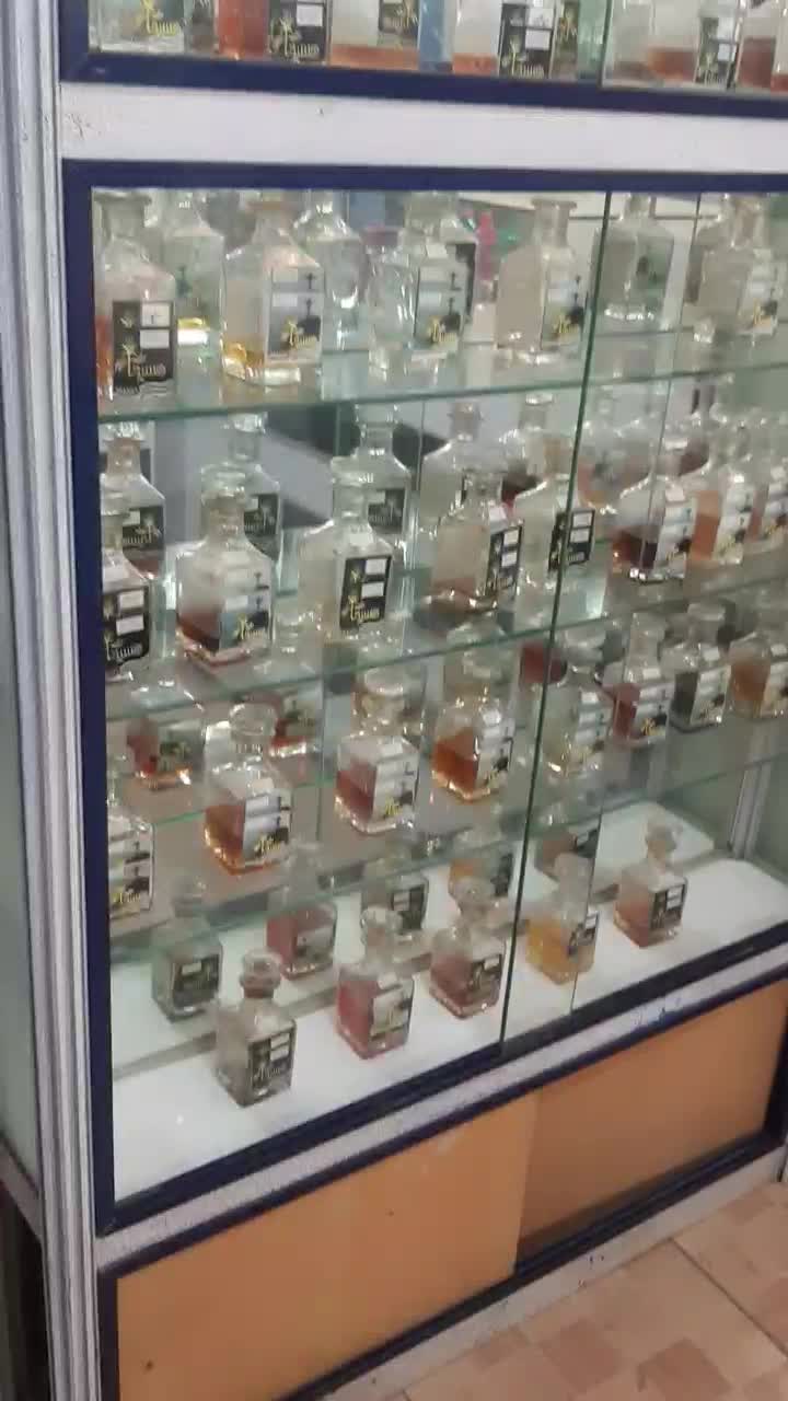 فروش کلیه لوازم مغازه عطرفروشی|فروشگاه و مغازه|ملایر, |دیوار