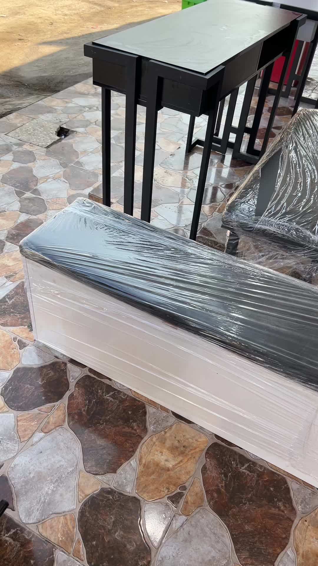 پاف نیمکت انتظار|آرایشگاه و سالن‌های زیبایی|اهواز, کمپلو جنوبی|دیوار